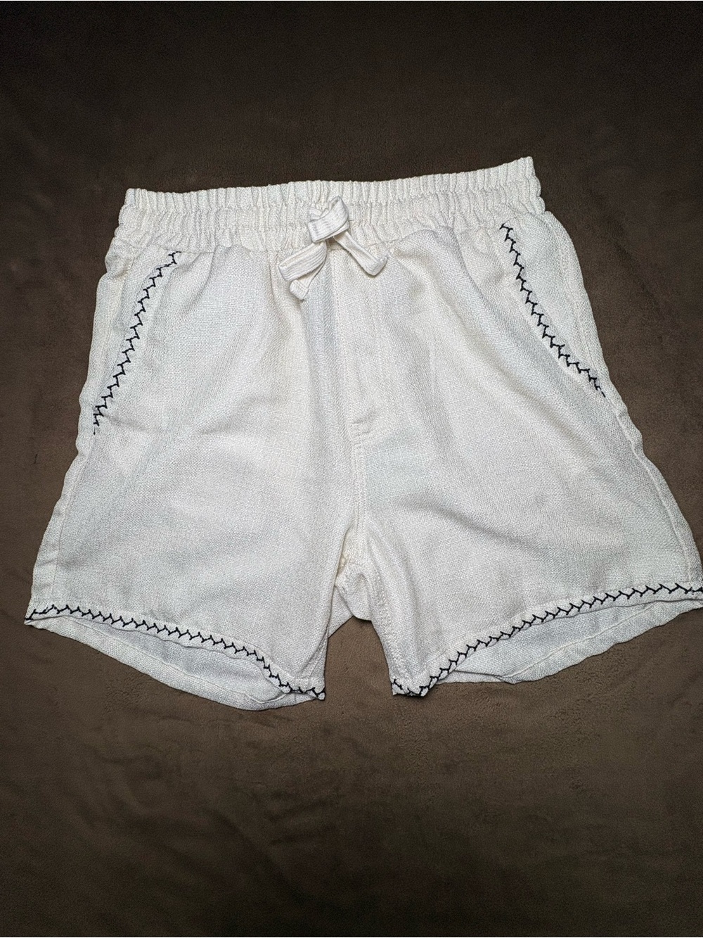 Malibu cream summer shorts - Size Medium ☀️🌴